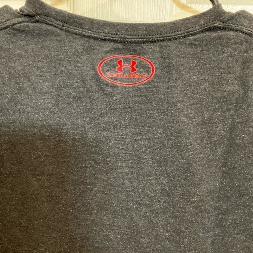 UNDER Armour Graphic T shirt loose heatgear Small - Picture 5 of 5